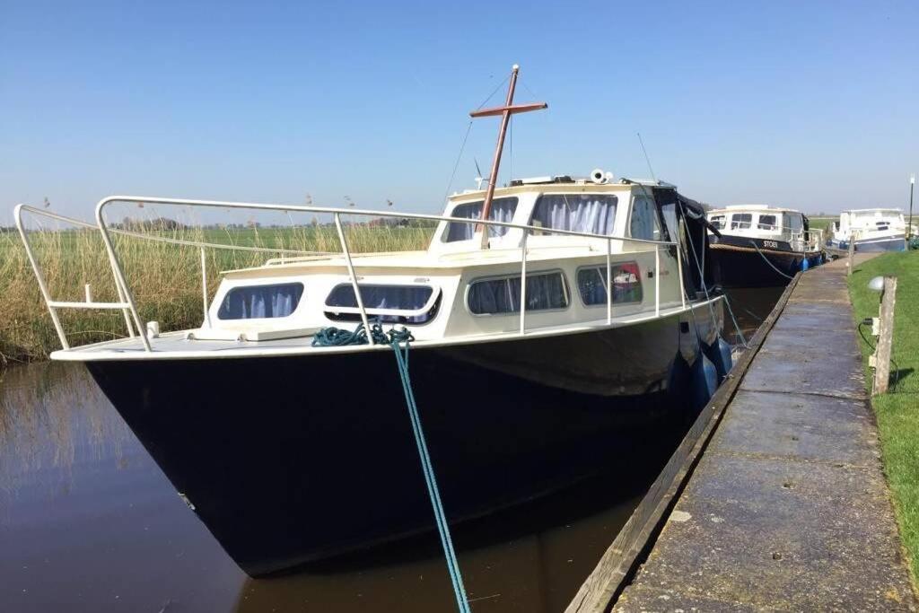 Boat Allemansfreon - Kamperen Op Het Water - Niet Om Mee Te Varen - Read Host Profile-Lees Hostprofiel Ютрейп Екстер'єр фото